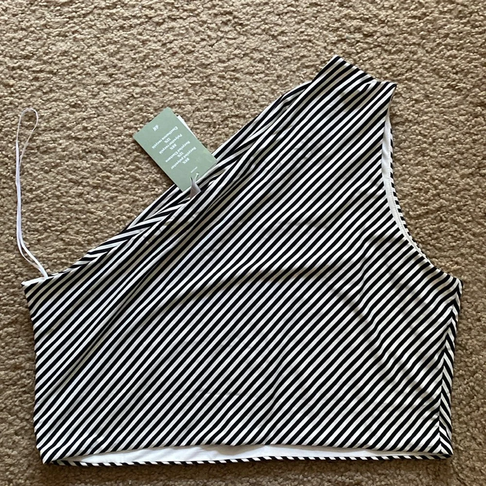 One shoulder top - Picture 3 of 3